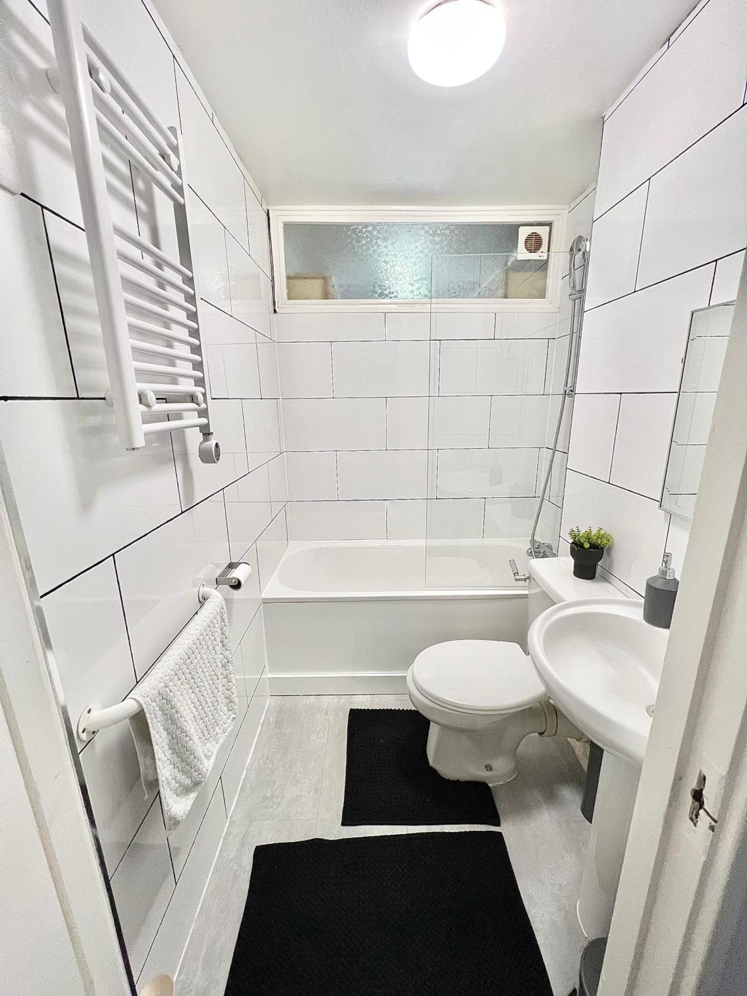 Gorgeous Flat 10 Min Walk To Stadium Free Parking Лондон Экстерьер фото